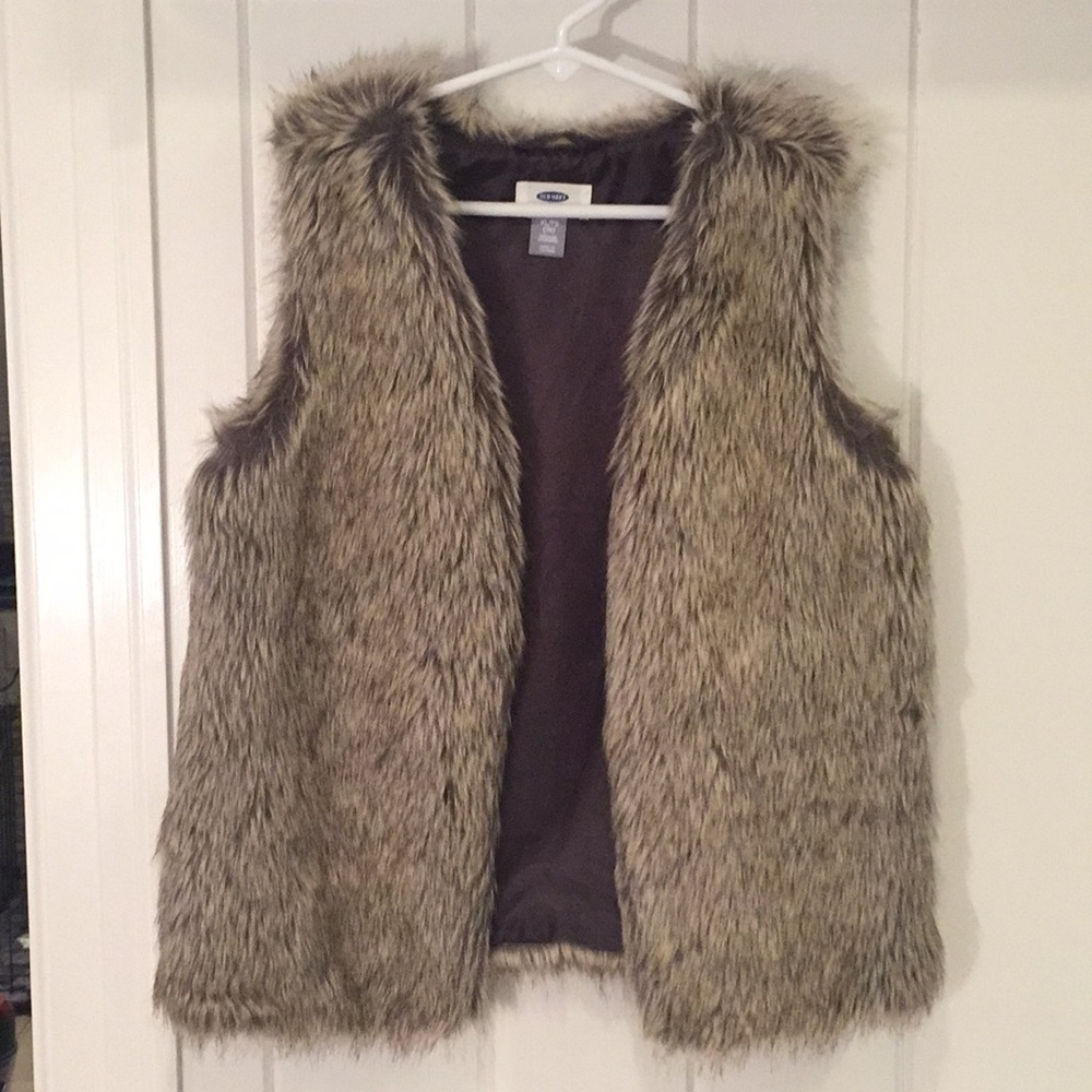 Old Navy girls faux fur vest